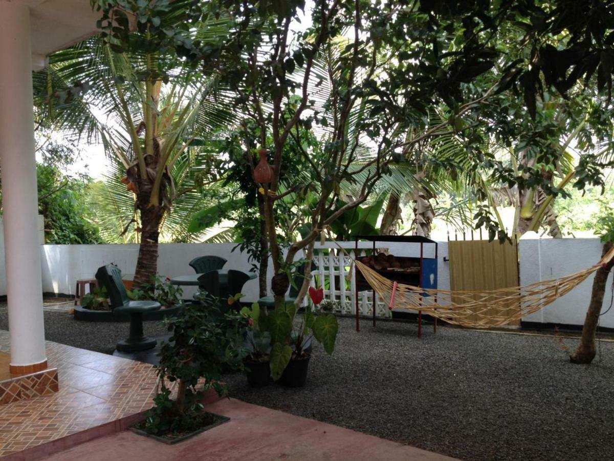 Happy Villa Hikkaduwa Exterior foto