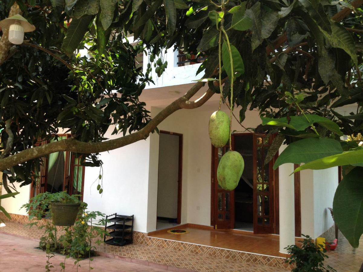 Happy Villa Hikkaduwa Exterior foto